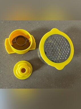 Sur La Table Corn Stripper and Grater set
